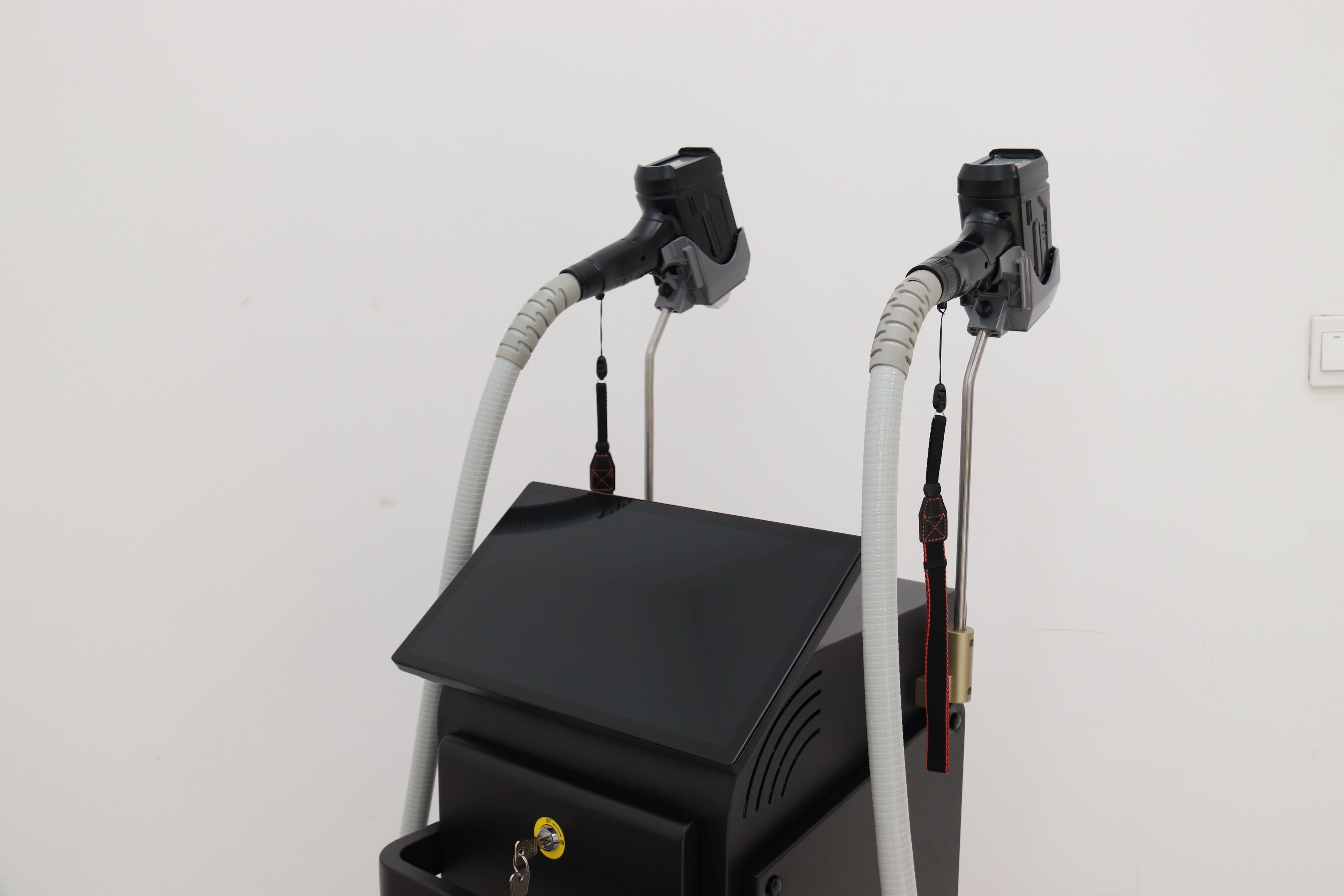 Máquina profissional de remoção de pêlos a laser com peças de mão duplas